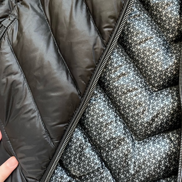 MICHAEL KORS Reversible Black Puffer Coat - Picture 3 of 3